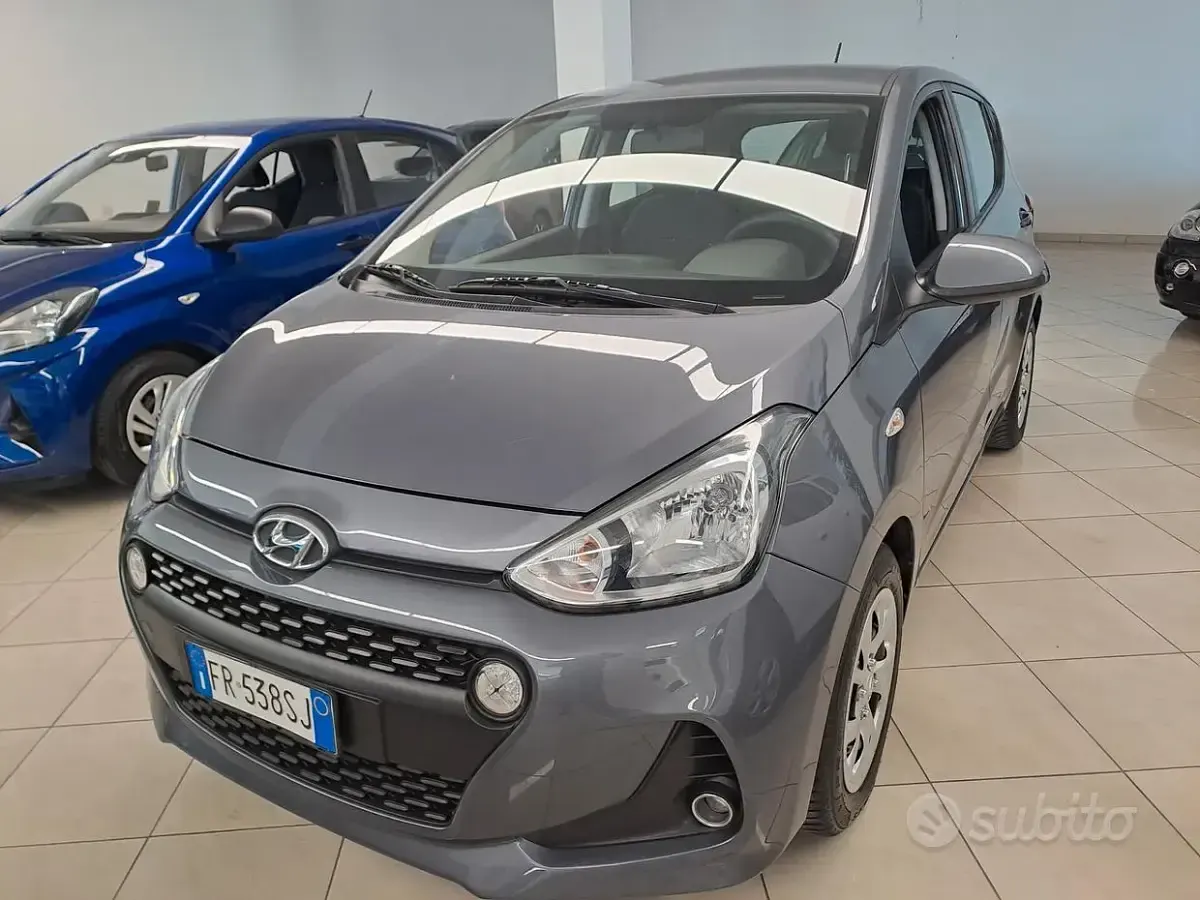 Begagnad Hyundai i10 Comfort 69 HK (50 kW) 2018 Grå Halvkombi
