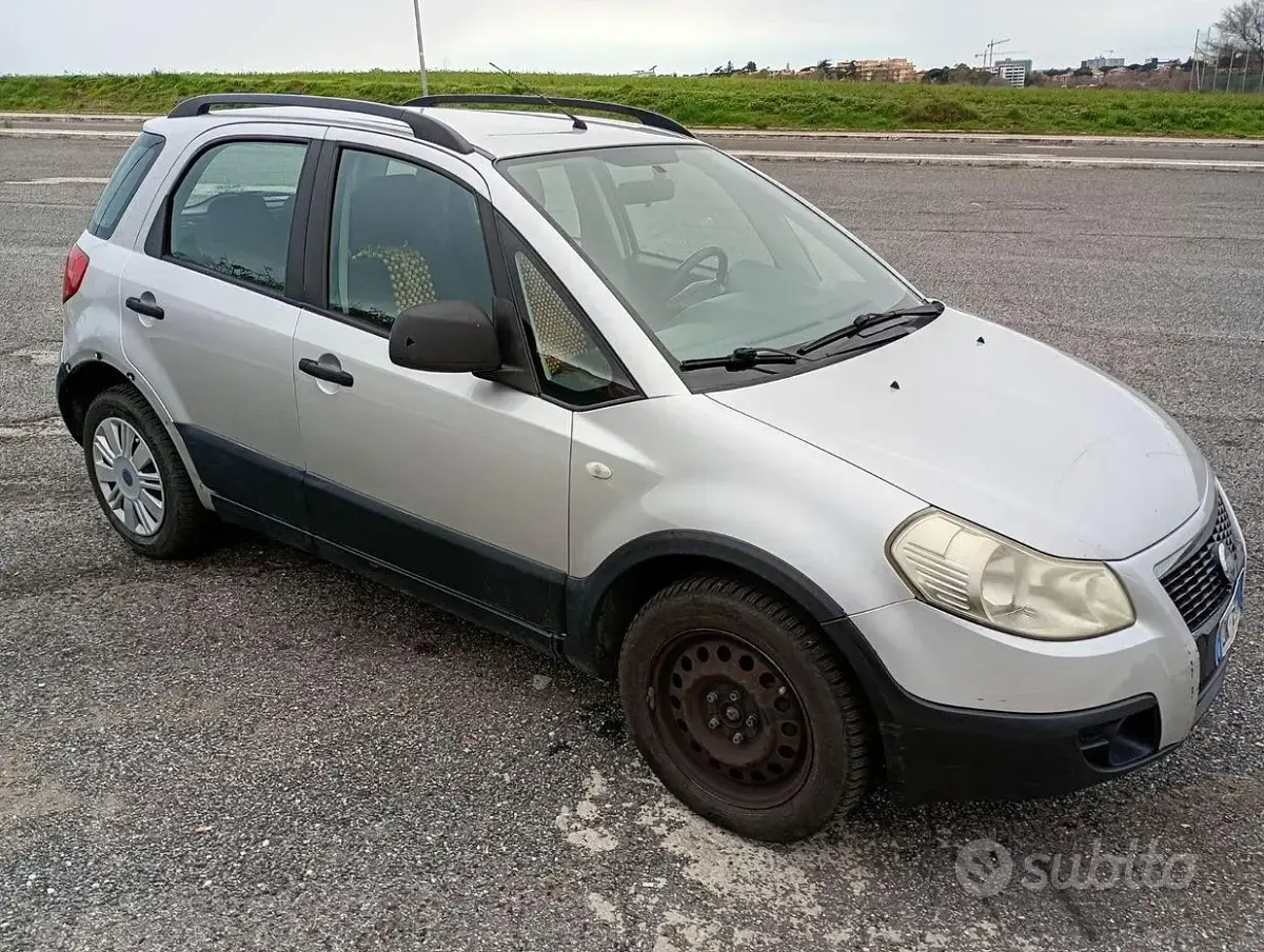 Usata Fiat Sedici 120 CV (88 kW) 2008 Grigio SUV