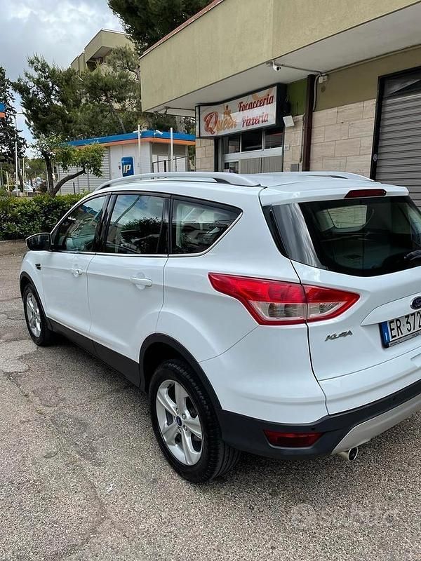 Usata Ford Kuga Titanium 140 CV (102 kW) 2014 Bianco SUV