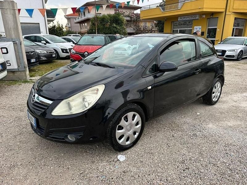Nero Usata 2008 Opel Corsa Sport Tre volumi | 2300 € (Buon prezzo) - Immagine 1/4