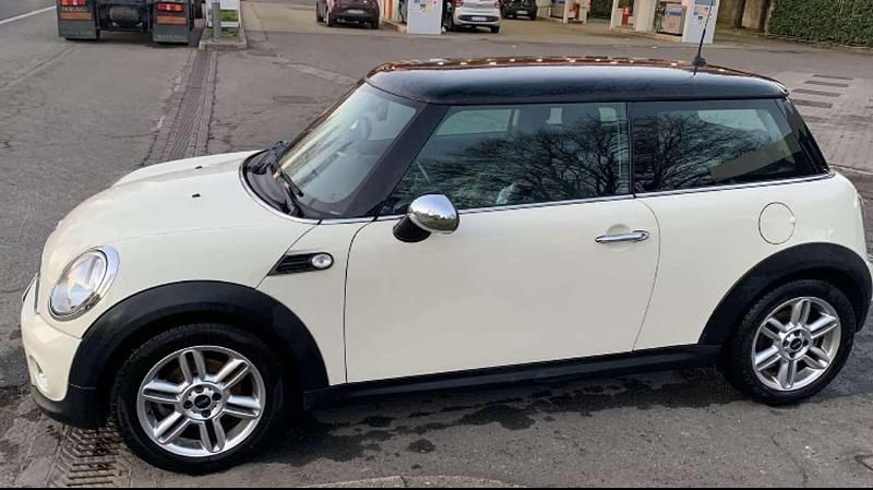 Usata Mini Cooper D 111 CV (81 kW) 2011 Bianco Utilitaria