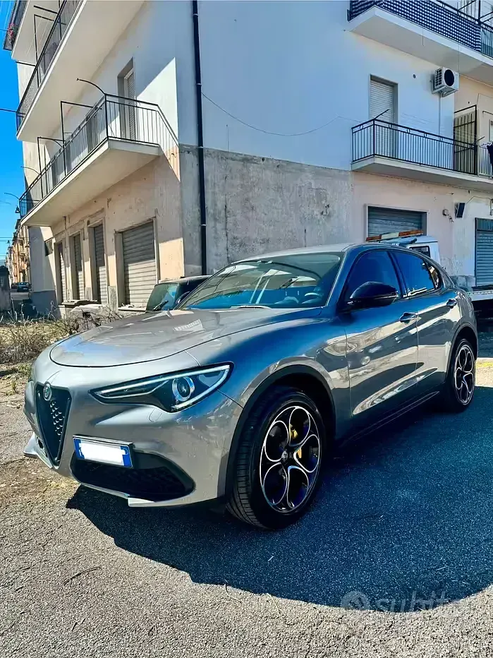 Usata Alfa Romeo Stelvio 190 CV (139 kW) 2021 Grigio SUV