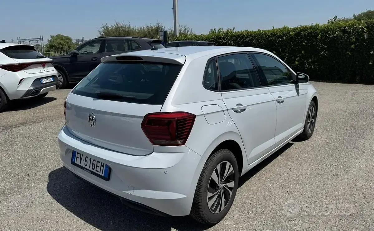Usata VW Polo Comfortline 95 CV (69 kW) 2019 White silver met Utilitaria