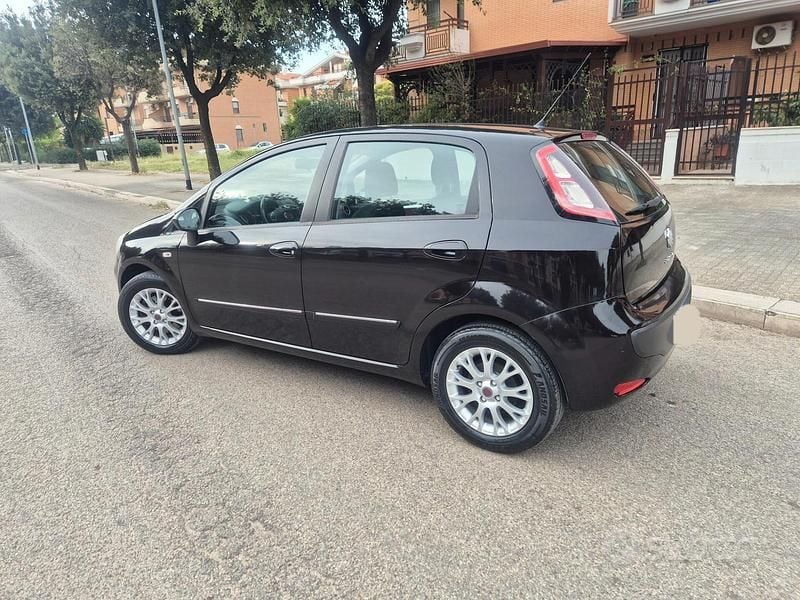 Usata Fiat Punto Evo Emotion 95 CV (69 kW) 2011 Marrone Utilitaria