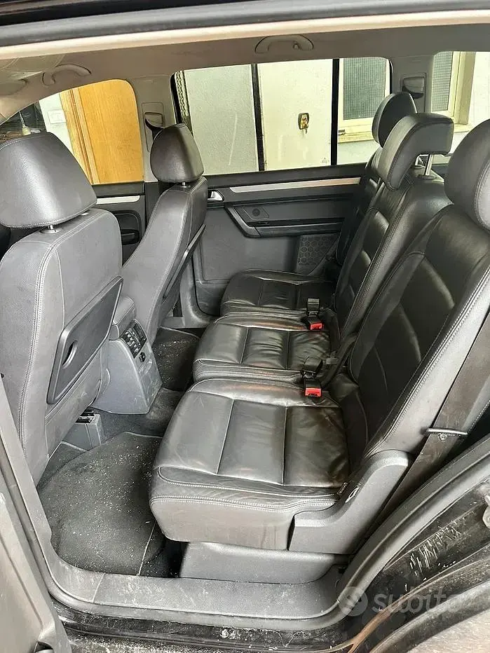 Usata VW Touran 150 CV (110 kW) 2009 Nero Monovolume