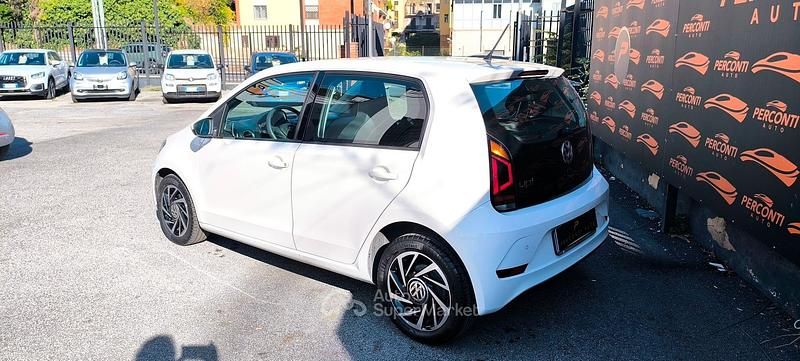 Usata VW up! Comfortline 60 CV (44 kW) 2019 Bianco Utilitaria