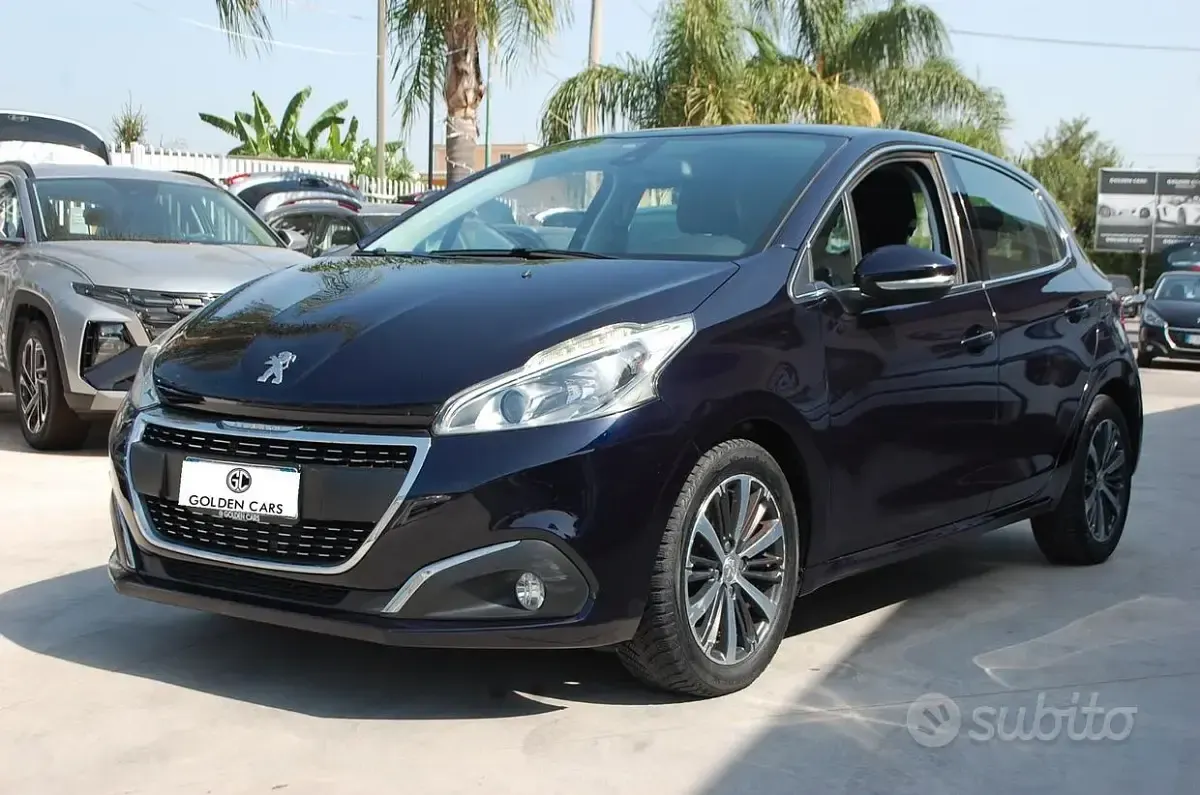 Usata Peugeot 208 Allure 82 CV (60 kW) 2017 Bluazzurro Utilitaria