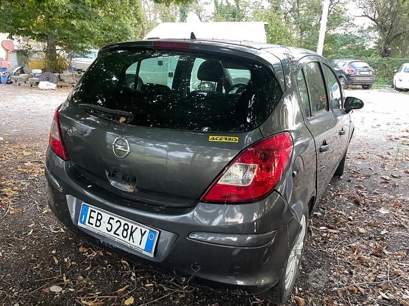 Usata Opel Corsa 80 CV (58 kW) 2009 Utilitaria