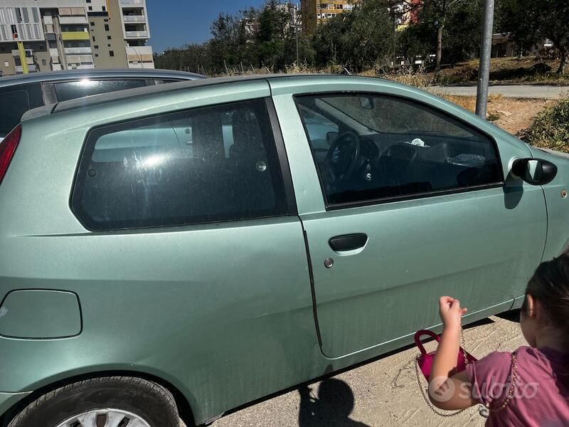 Usata Fiat Punto 54 CV (39 kW) 2003 Verde Utilitaria