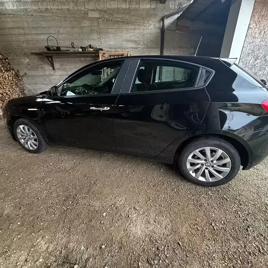 Usata Alfa Romeo Giulietta 120 CV (88 kW) 2016 Nero Utilitaria