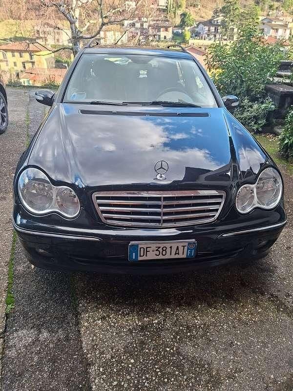 Usata Mercedes C220 Elegance 150 CV (110 kW) 2006 Nero Station wagon