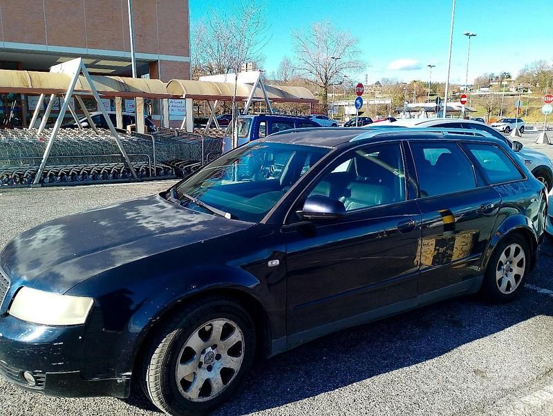 Usata Audi A4 2001 Blu Station wagon