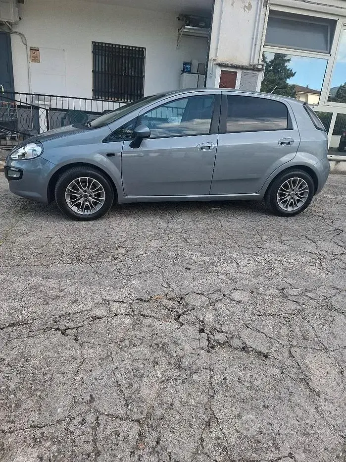 Usata Fiat Grande Punto 75 CV (55 kW) 2012 Grigio Utilitaria