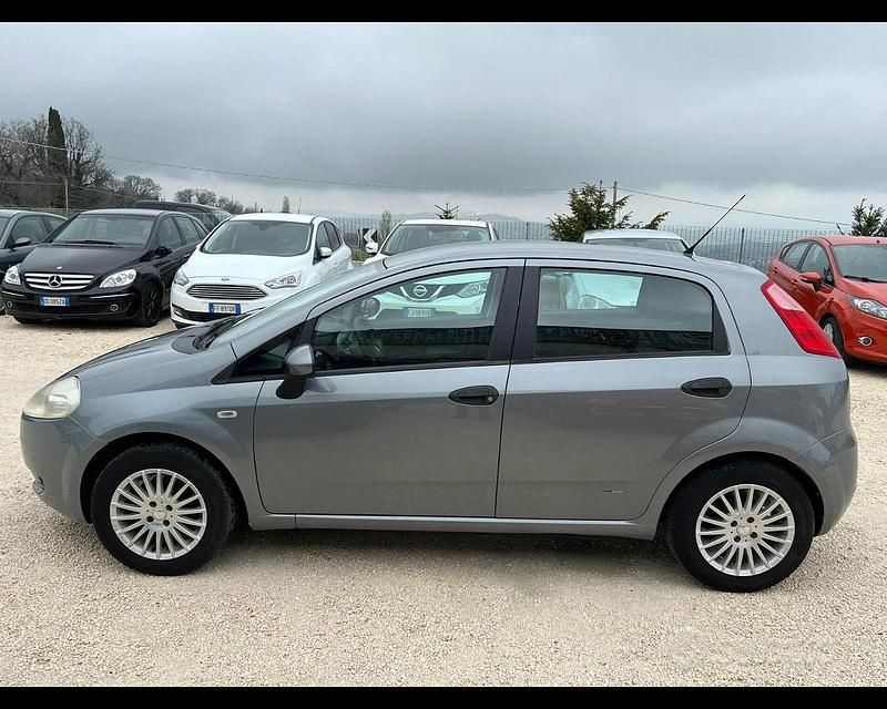 Usata Fiat Grande Punto Dynamic 80 CV (58 kW) 2006 Azzurro Utilitaria