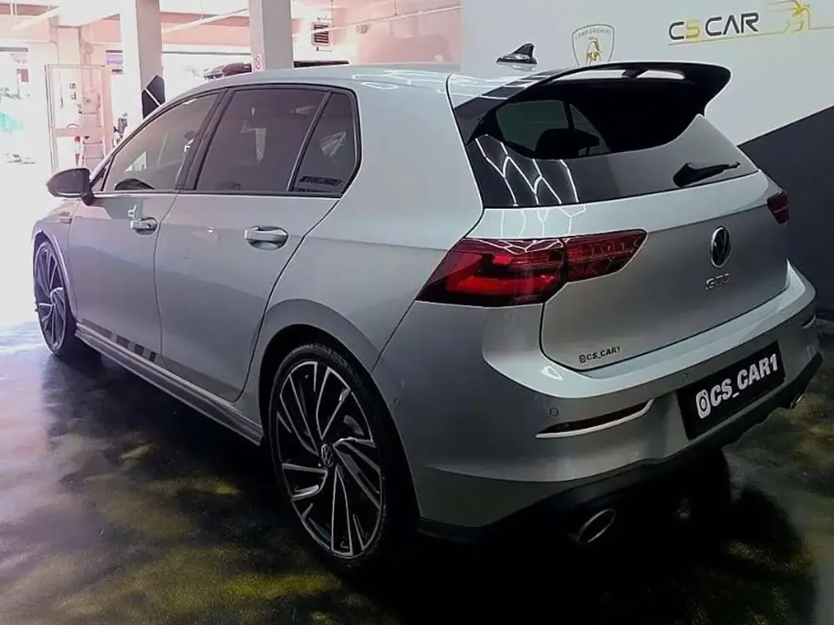 Usata VW Golf GTI 300 CV (220 kW) 2023 Argento SUV