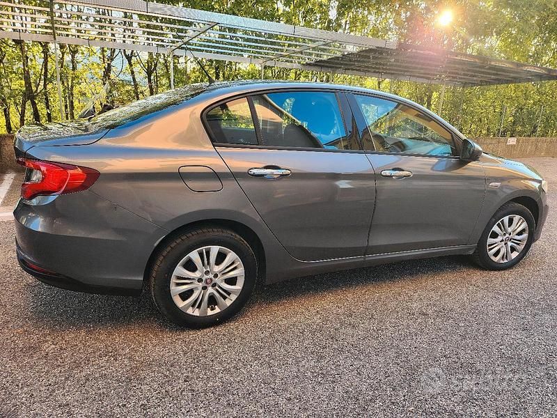 Usata Fiat Tipo Easy 95 CV (69 kW) 2016 Berlina