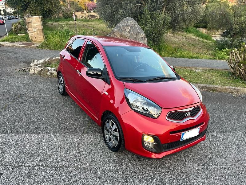 Usata Kia Picanto 69 CV (50 kW) 2015 Rosso Utilitaria