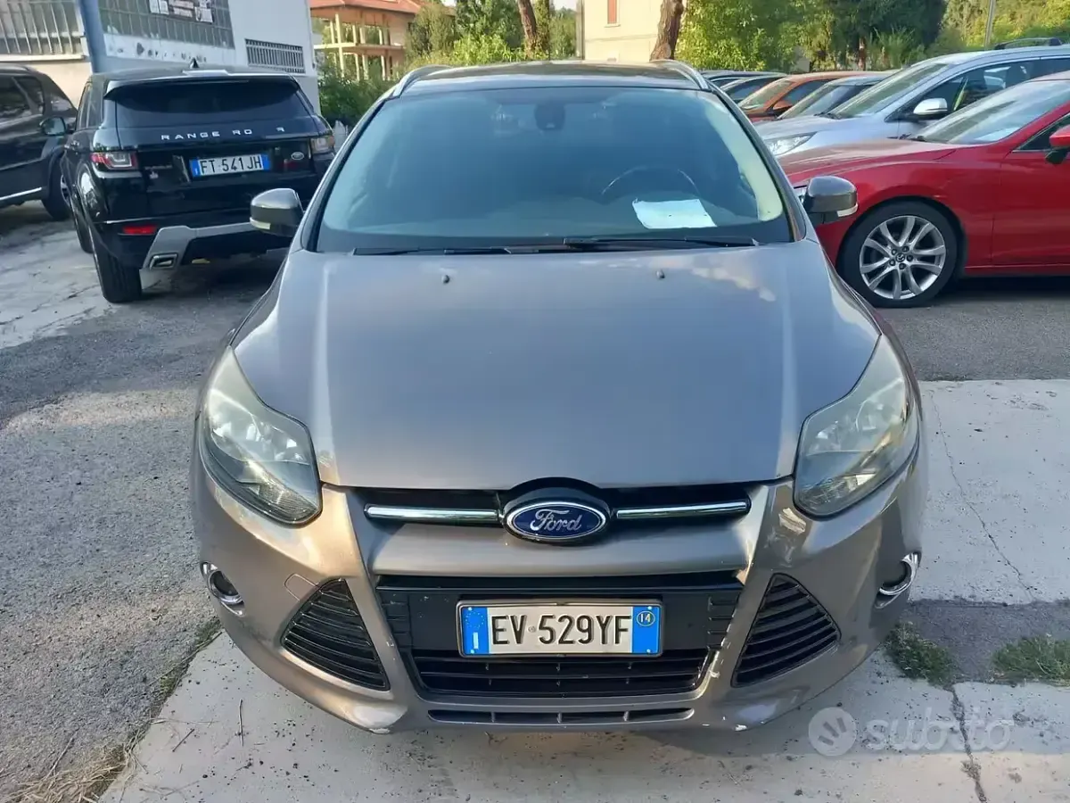Usata Ford Focus Titanium 120 CV (88 kW) 2014 Grigio Station wagon