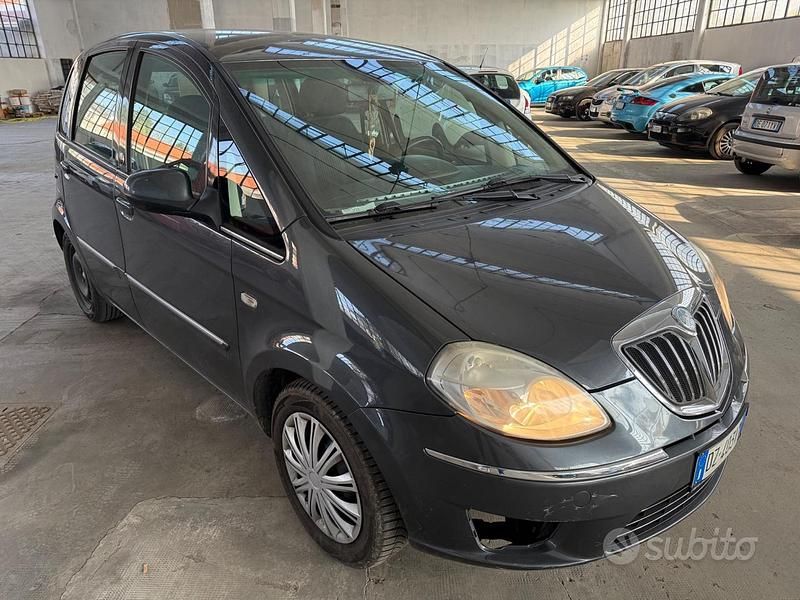 Usata Lancia Musa 77 CV (56 kW) 2009 Grigio Monovolume