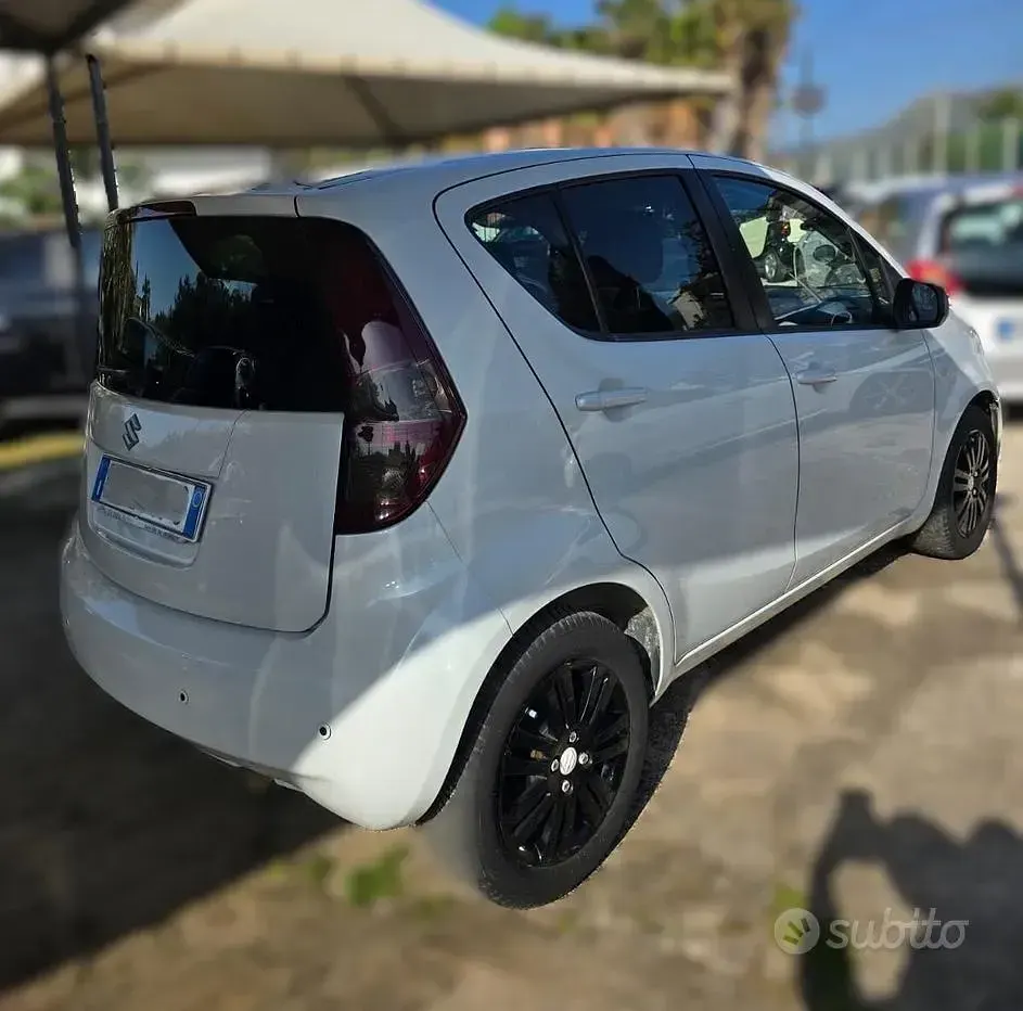 Second-hand Suzuki Splash 65 CP (47 kW) 2011 Alb Hatchback