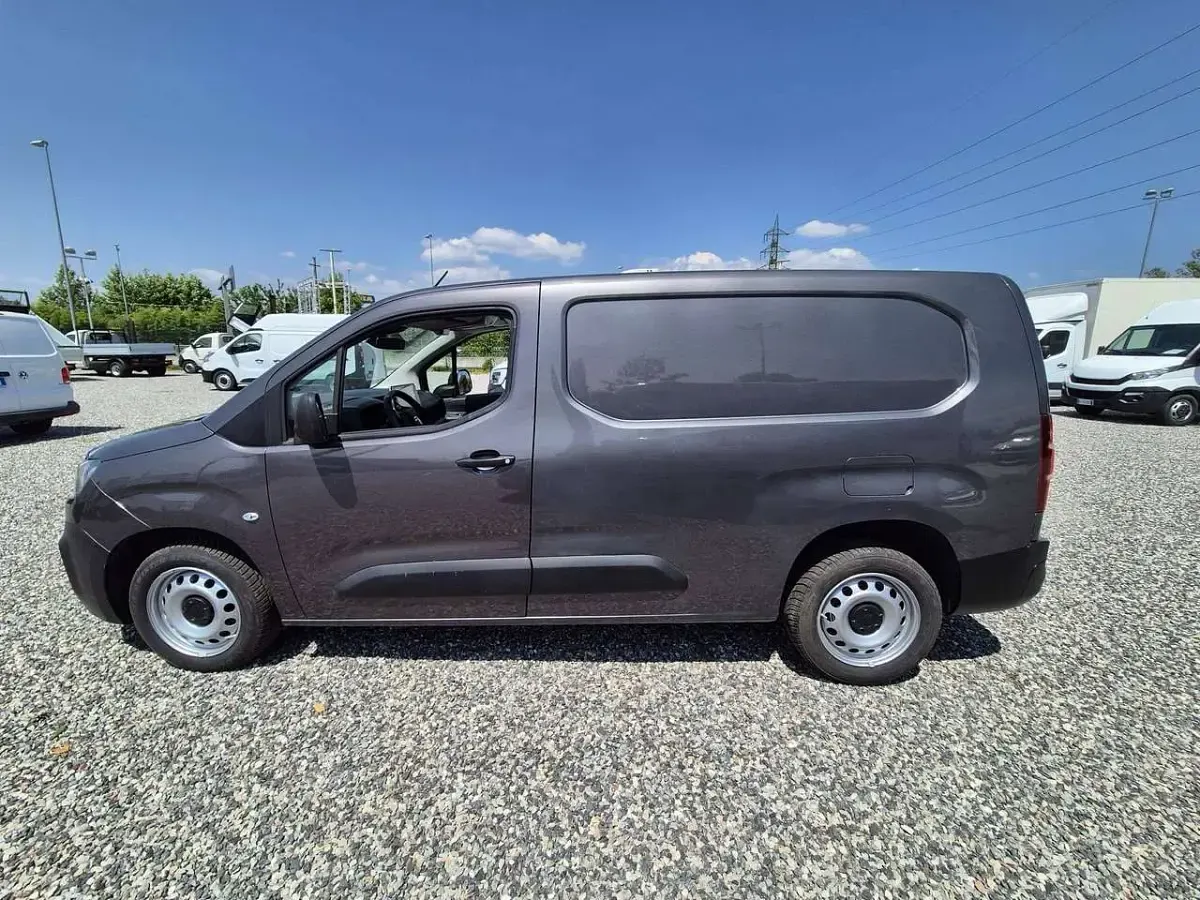 Usata Citroën e-Berlingo 131 CV (96 kW) 2022 Grigio Furgone