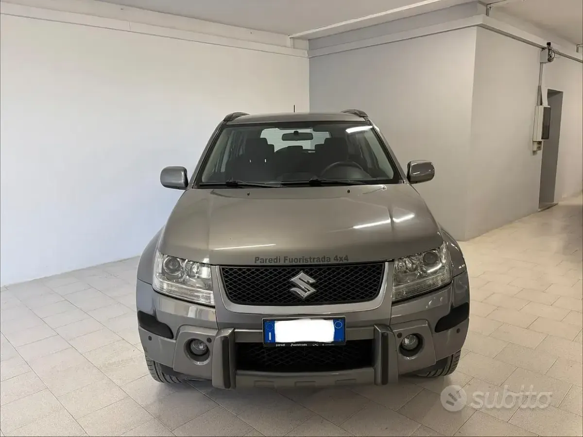 Usata Suzuki Grand Vitara 129 CV (94 kW) 2007 Grigio SUV