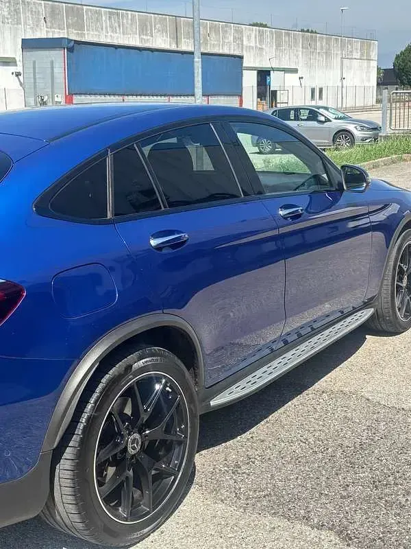 Usata Mercedes GLC220 194 CV (142 kW) 2023 Blu/azzurro SUV