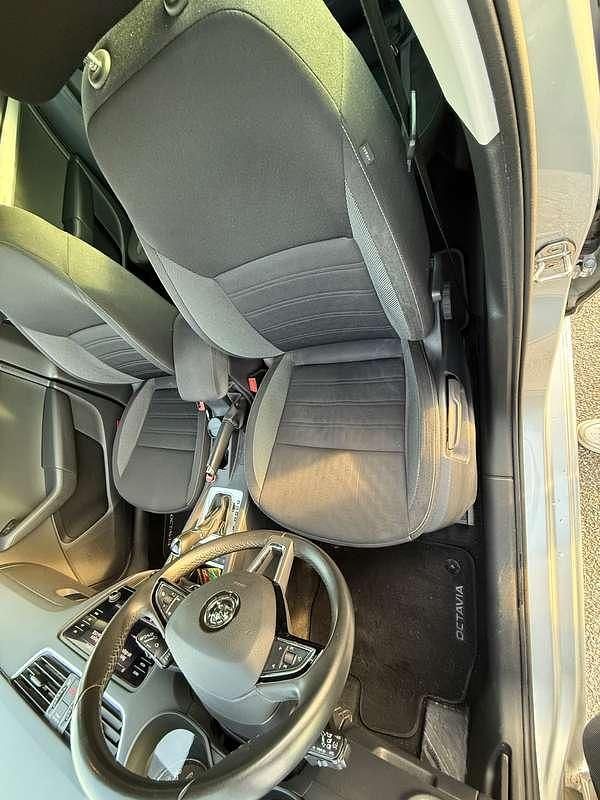 Usata Skoda Octavia Executive 116 CV (85 kW) 2019 Argento Station wagon