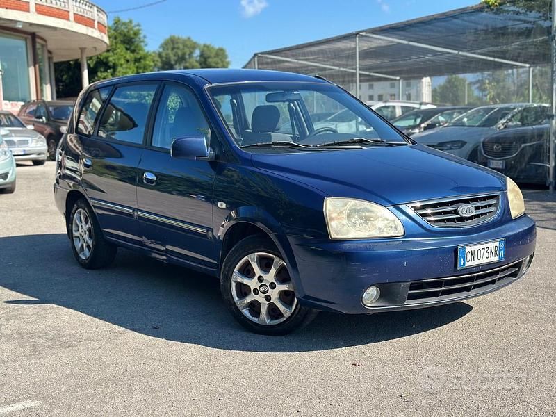 Usata Kia Carens EX 112 CV (82 kW) 2004 Blu Monovolume