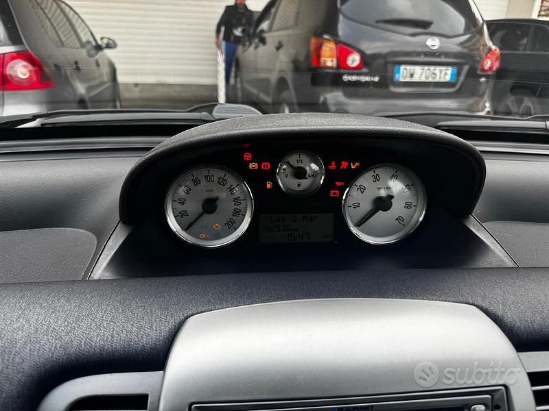 Usata Lancia Ypsilon 75 CV (55 kW) 2008 Grigio Utilitaria