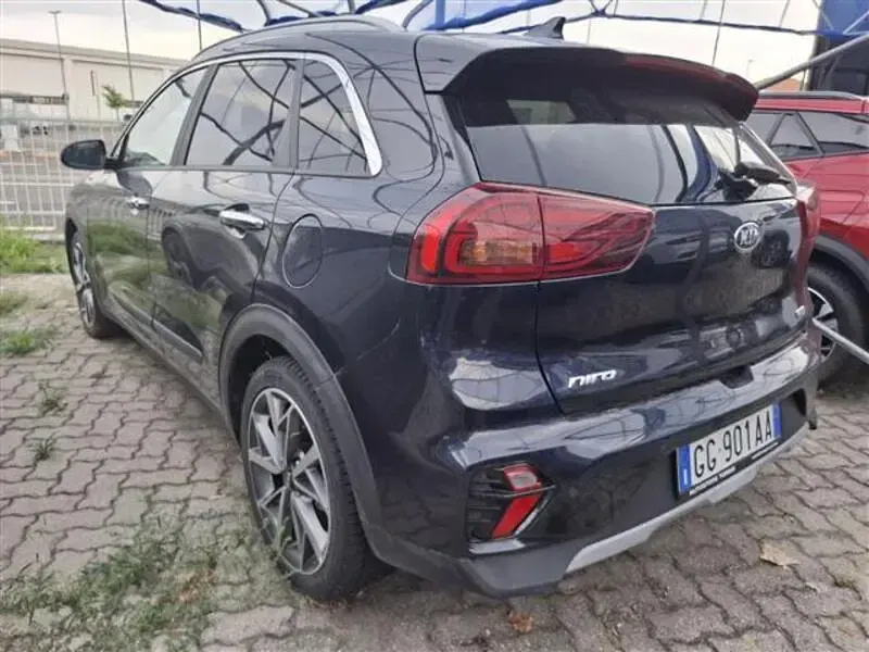 Usata Kia Niro Style 141 CV (103 kW) 2021 Grigio chiaro SUV