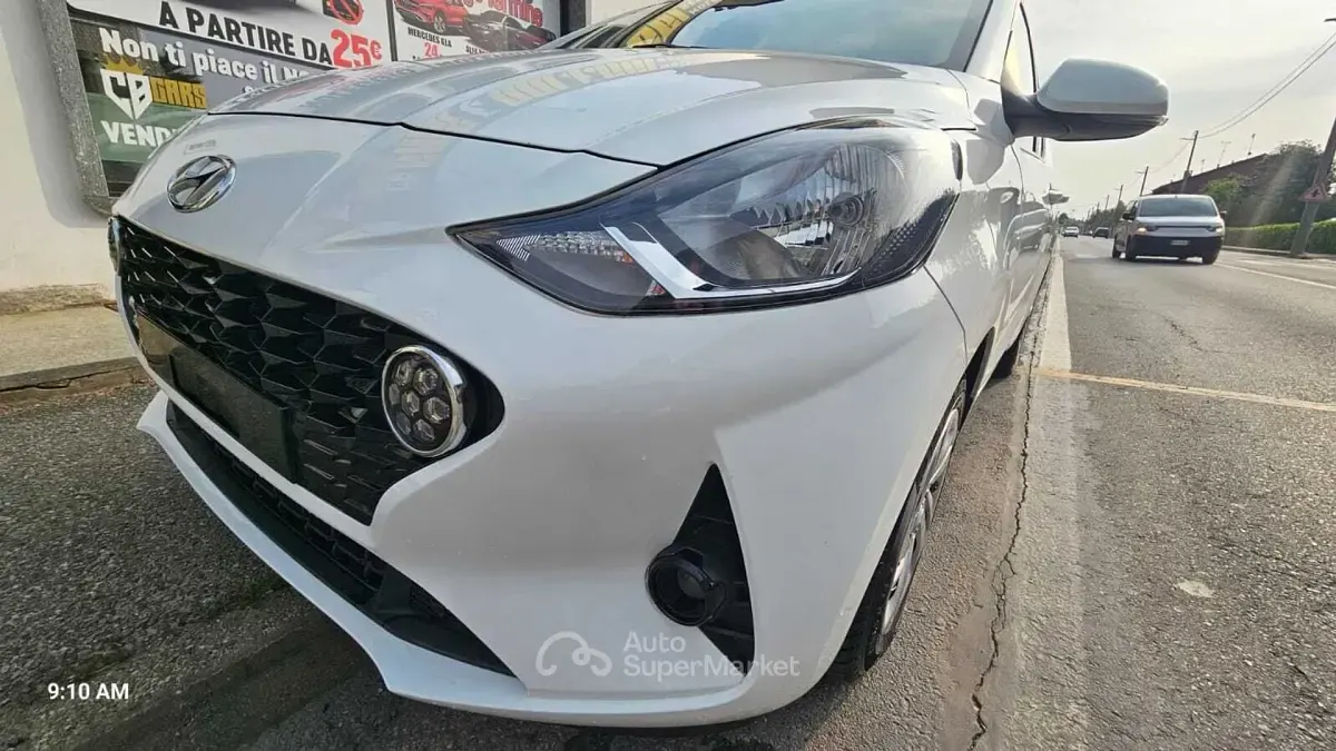 Usata Hyundai i10 Comfort 69 CV (50 kW) 2022 Bianco Utilitaria