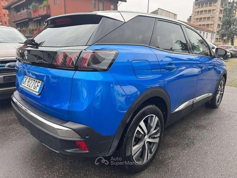 Usata Peugeot 3008 Allure 131 CV (96 kW) 2022 Blu SUV