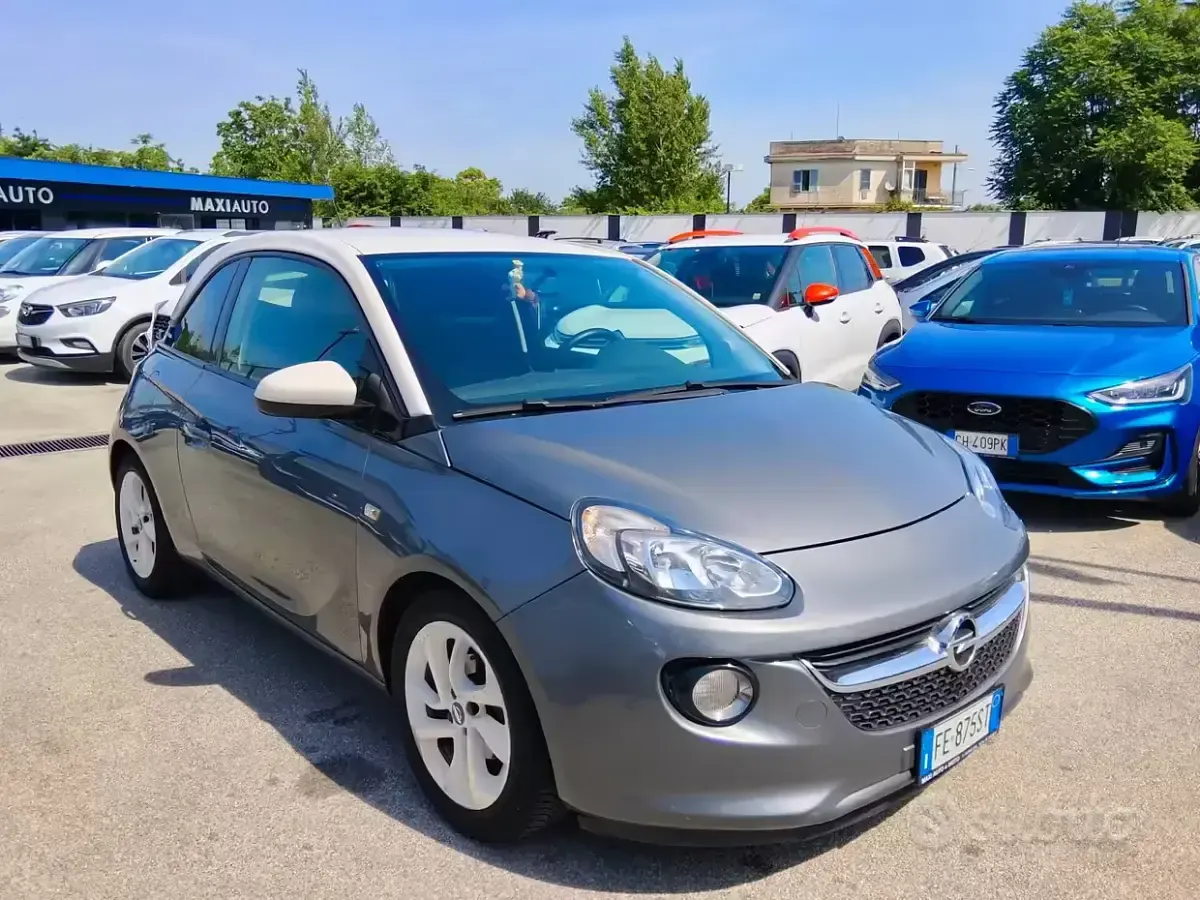 Usata Opel Adam 69 CV (50 kW) 2016 Grigio Utilitaria