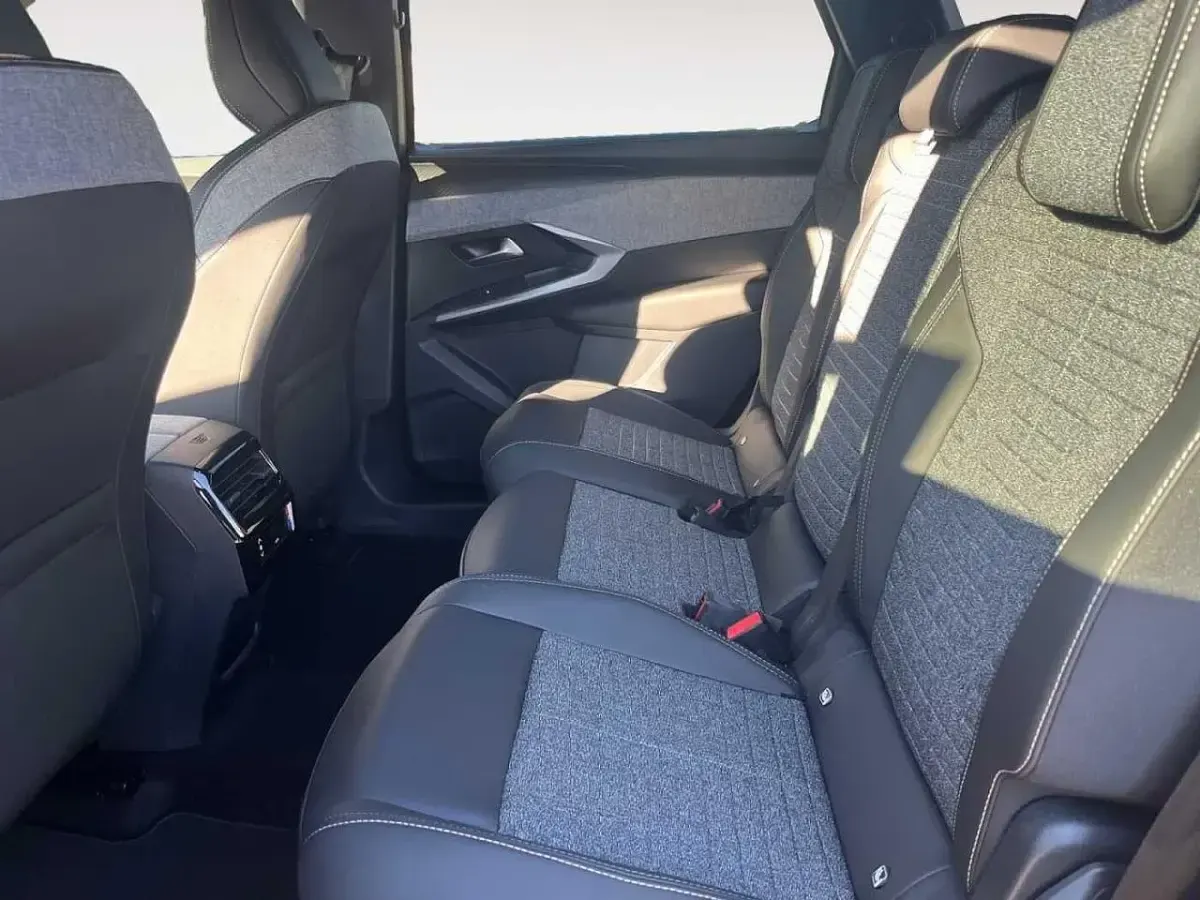 Nuova Peugeot 5008 Allure 196 CV (144 kW) 2025 Nero SUV