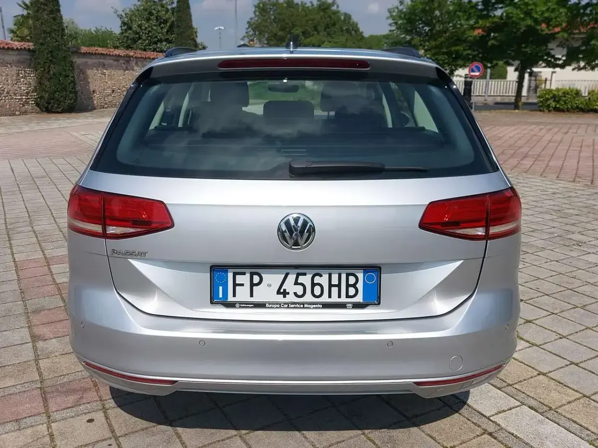 Usata VW Passat Business 150 CV (110 kW) 2018 Argento Station wagon