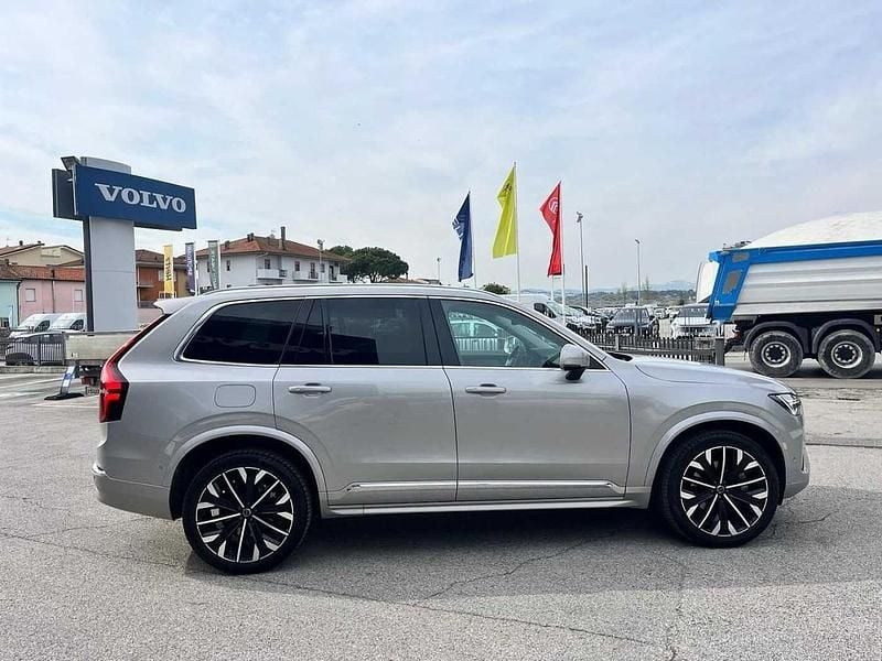 Usado Volvo XC90 Plus 250 HP (183 kW) 2025 Cinzento SUV