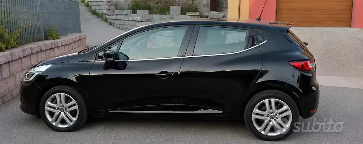 Usata Renault Clio 90 CV (66 kW) 2018 Nero Utilitaria