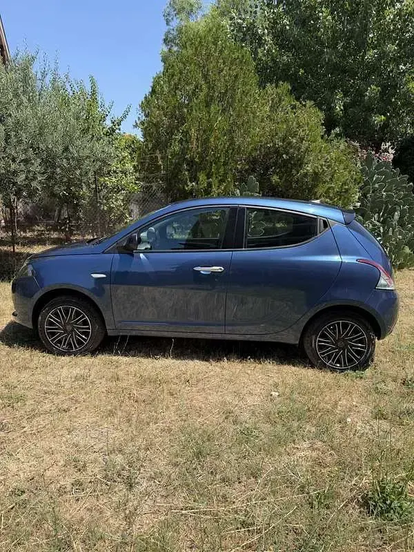 Usata Lancia Ypsilon 69 CV (50 kW) 2024 Utilitaria