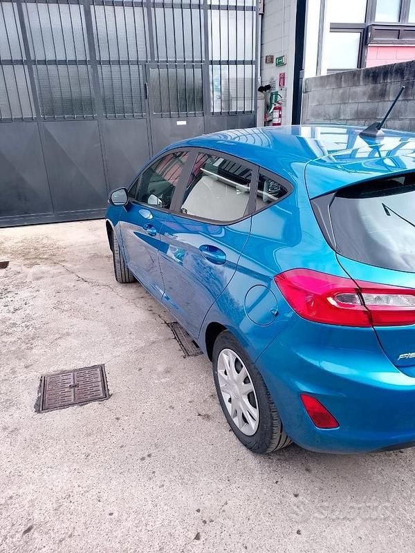 Usata Ford Fiesta 75 CV (55 kW) 2020 Blu Utilitaria