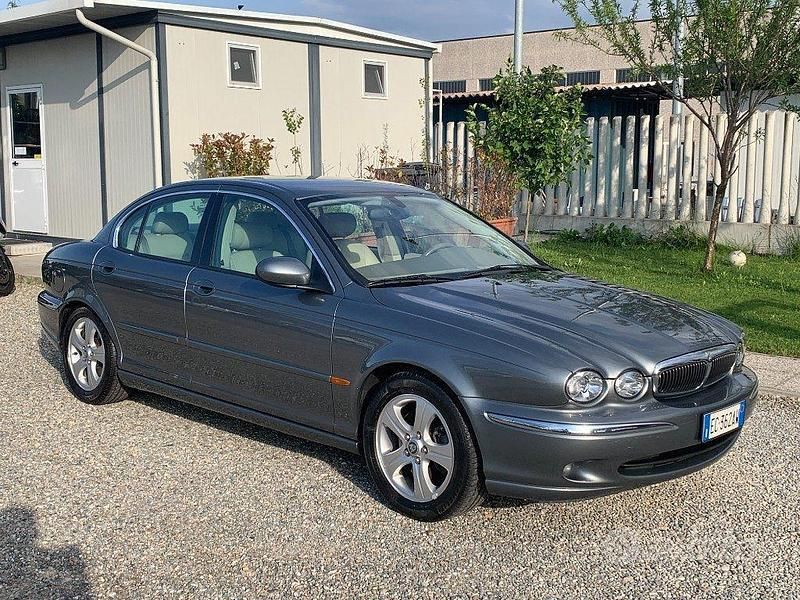 Occasion Jaguar X-type Executive 230 ch (169 kW) 2002 Gris Berline