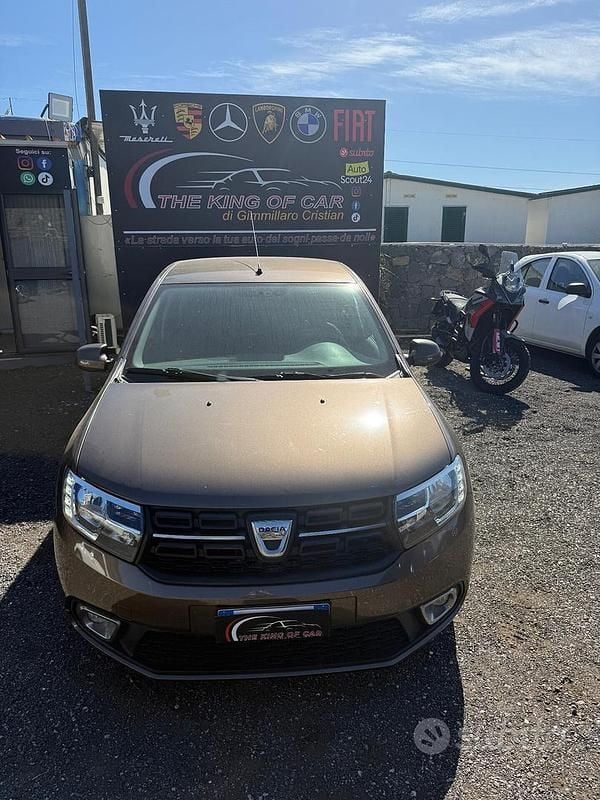 Usata Dacia Sandero Comfort 75 CV (55 kW) 2019 Marrone Berlina