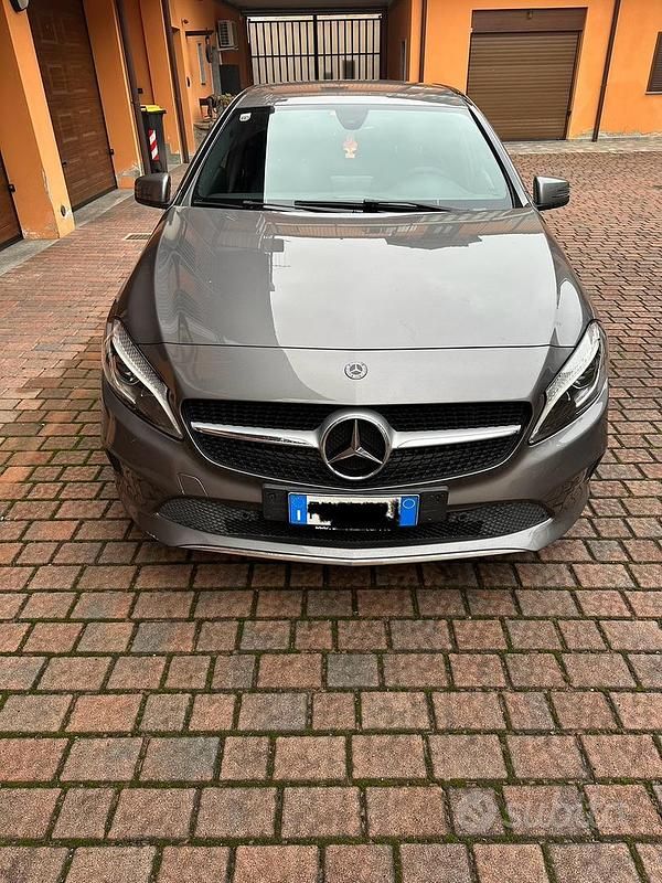 Usata Mercedes A180 122 CV (89 kW) 2017 Berlina