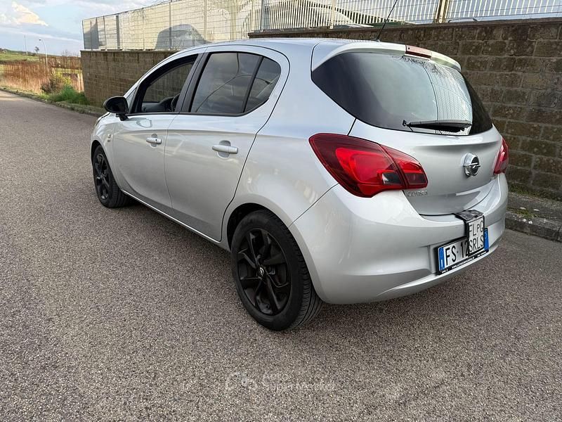Usata Opel Corsa 90 CV (66 kW) 2019 Argento Utilitaria