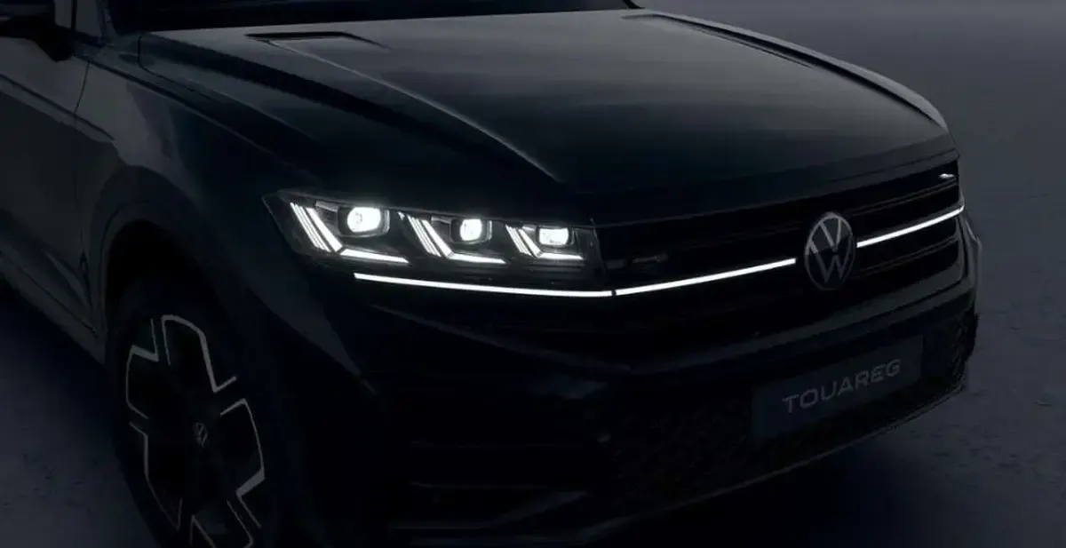 Nuova VW Touareg Edition 231 CV (169 kW) 2026 Grenadill black metallizzato SUV