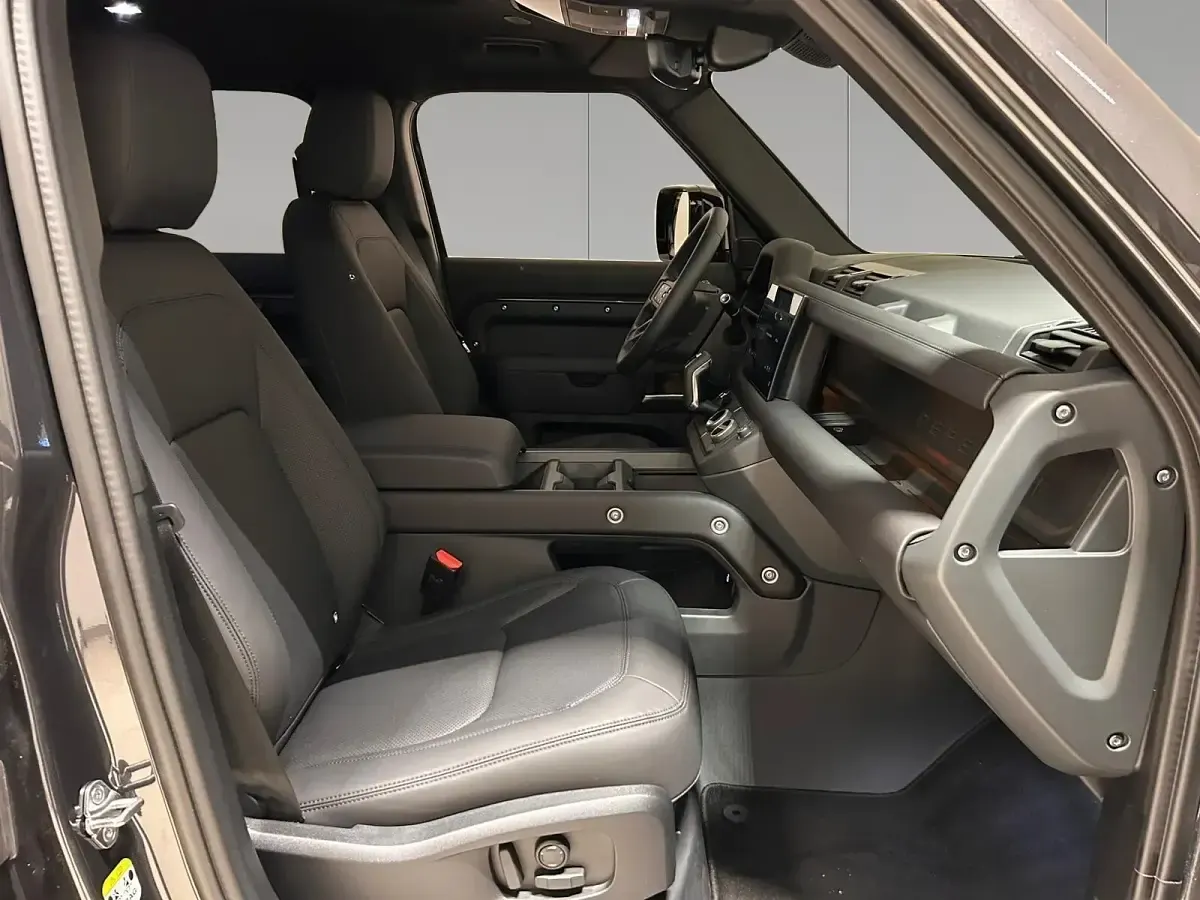Nuova Land Rover Defender SE Dynamic 200 CV (147 kW) 2025 Grigio SUV