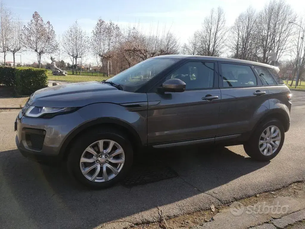 Usata Land Rover Range Rover evoque Pure 150 CV (110 kW) 2018 Grigio scuro SUV