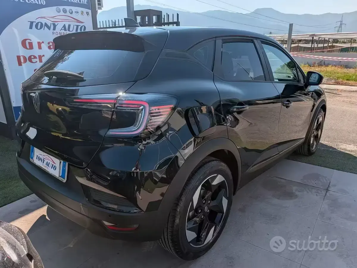 Usata Renault Captur Techno 101 CV (74 kW) 2024 Nero SUV