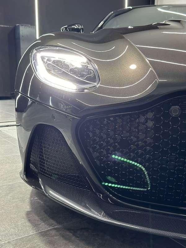 Usata Aston Martin DBS 725 CV (533 kW) 2023 Verde Cabrio