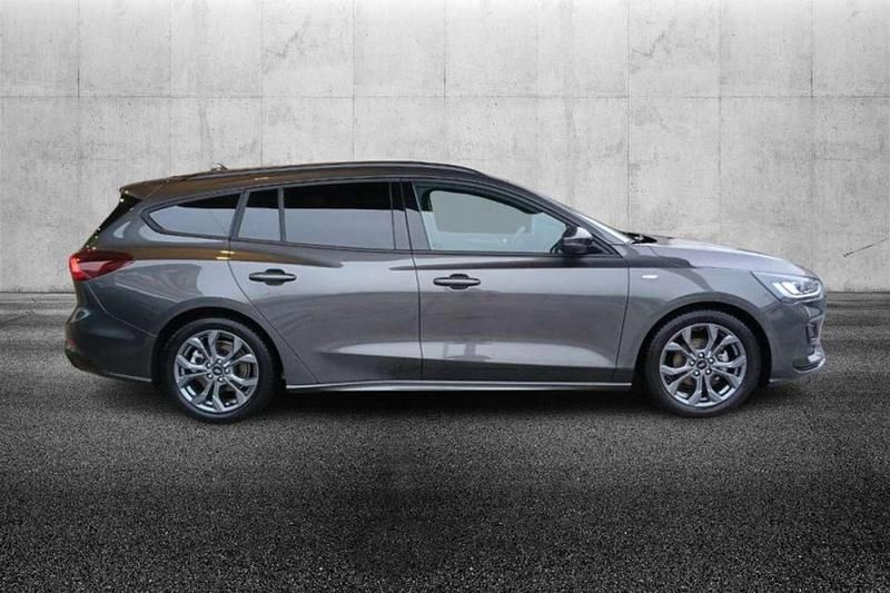 Usata Ford Focus ST-Line 155 CV (114 kW) 2025 Grigio Station wagon